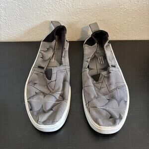 Size 8 TOMS Alpargata Cupsole slip-ons in a black and white